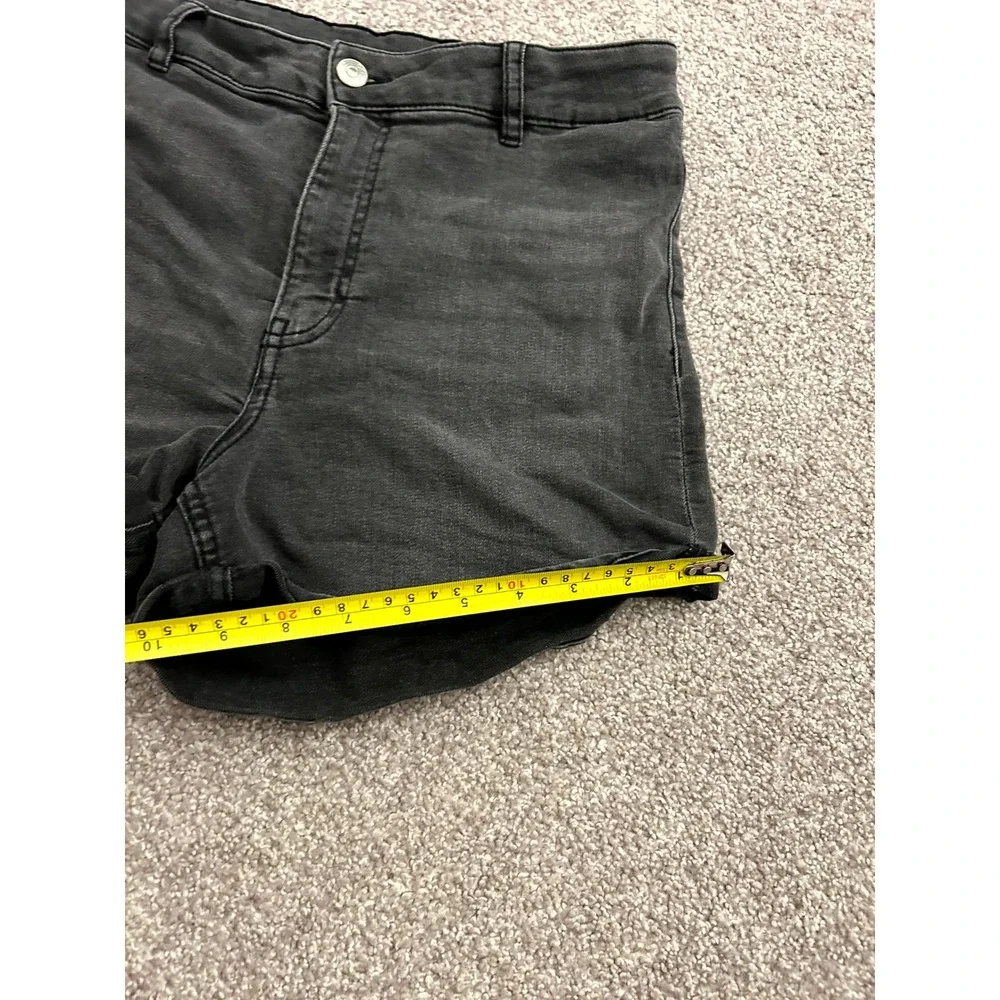 H&M Divided Denim Shorts Womens 12 Black Excellent High Waisted Rolled‎ Hem